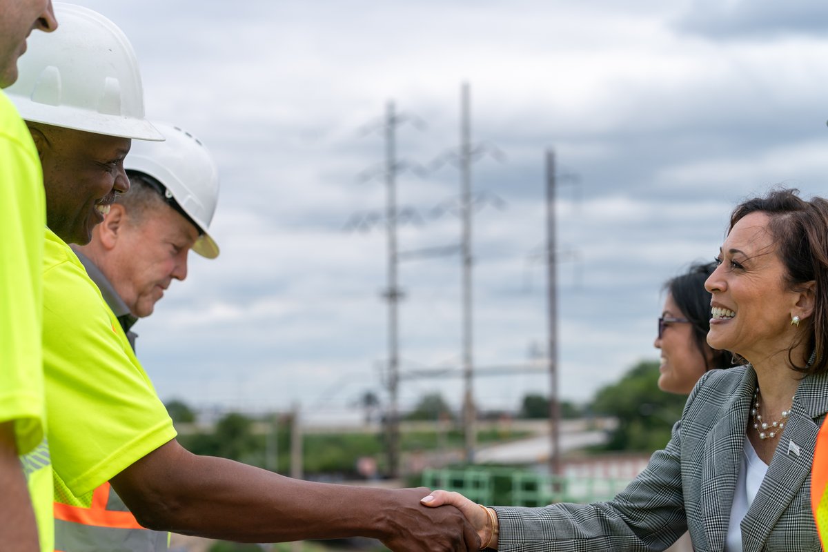 VP46Archive's tweet photo. Through our Inflation Reduction Act, @POTUS and I are tackling the climate crisis and creating good-paying jobs, including an estimated 1.5 million clean energy jobs in the next decade. https://t.co/5SRKWu0z0O