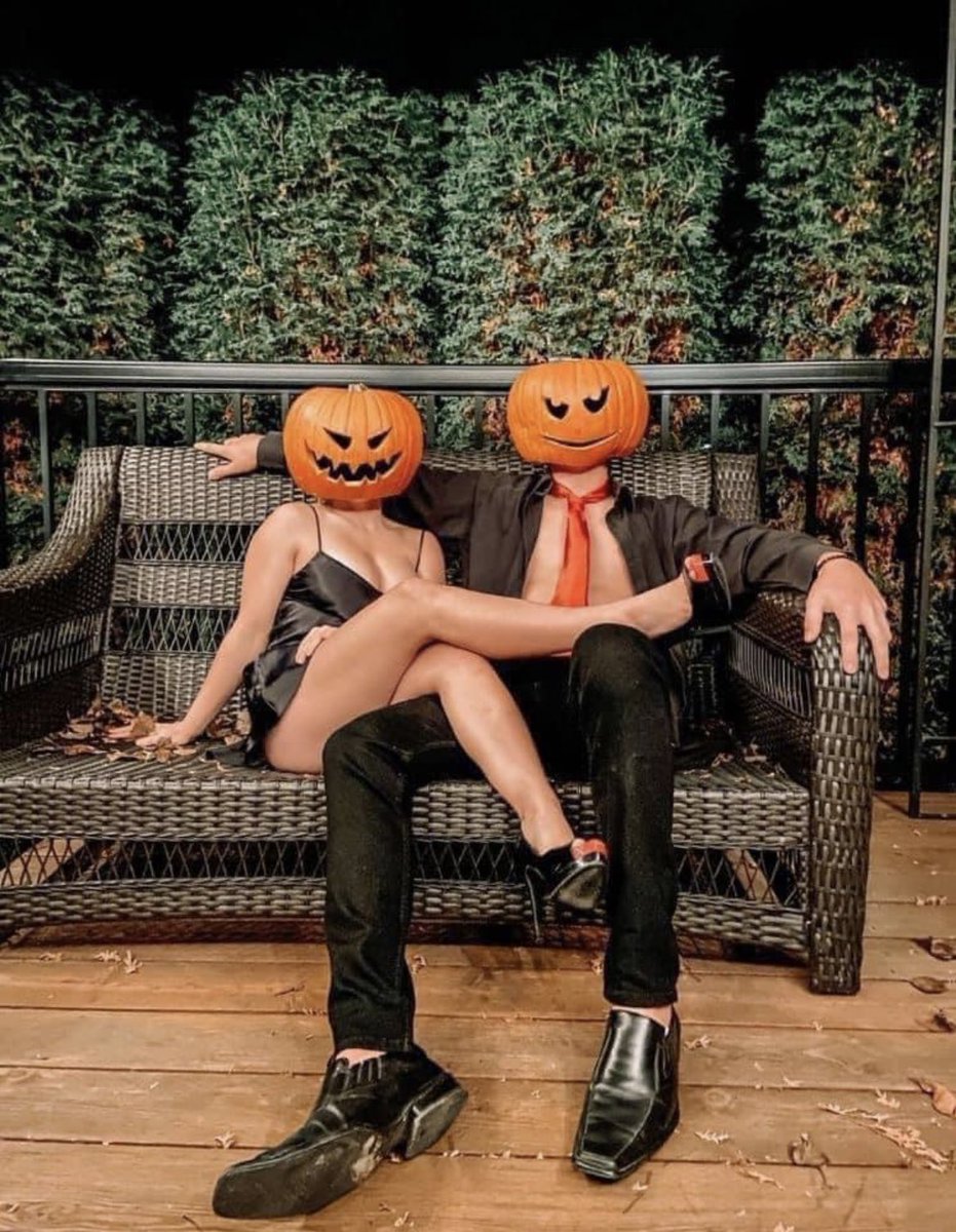 chelsccast's tweet photo. me n who 👻 https://t.co/qrs50KMank