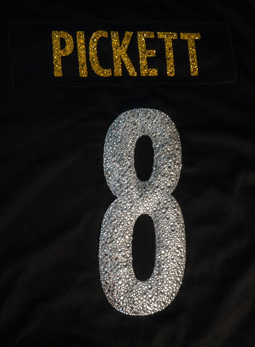 sydneyluzik's tweet photo. @SteelersUnite @steelers QB1 custom made rhinestone jersey!! https://t.co/f8Ro5WWLeS