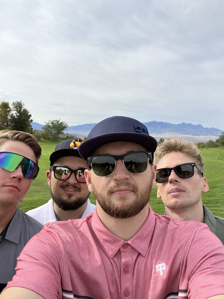 fannypackggs's tweet photo. Shooters shootin ⛳️ #fannypackgolf https://t.co/QW6jM8OcSu