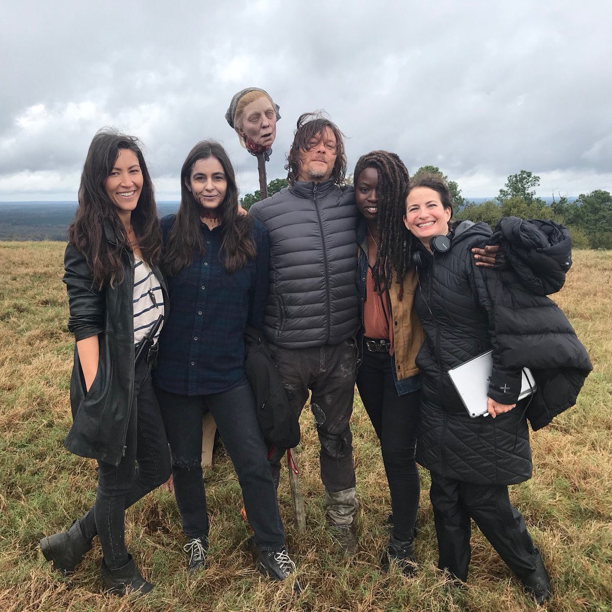 katieshox's tweet photo. TWD family ♥️ https://t.co/cSMXeiPpfW