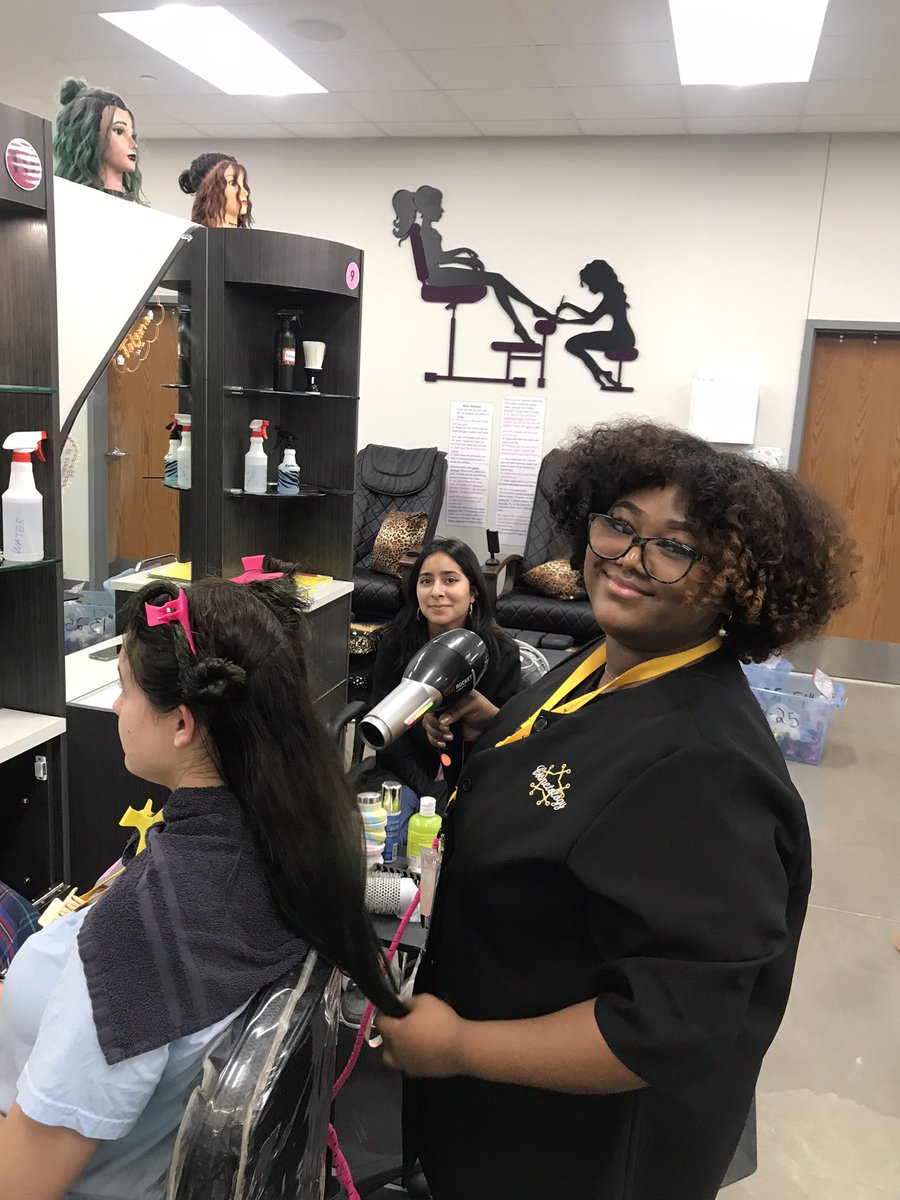 CurlyQsJHS's tweet photo. And we’re back at it! https://t.co/9etLD9xCz9