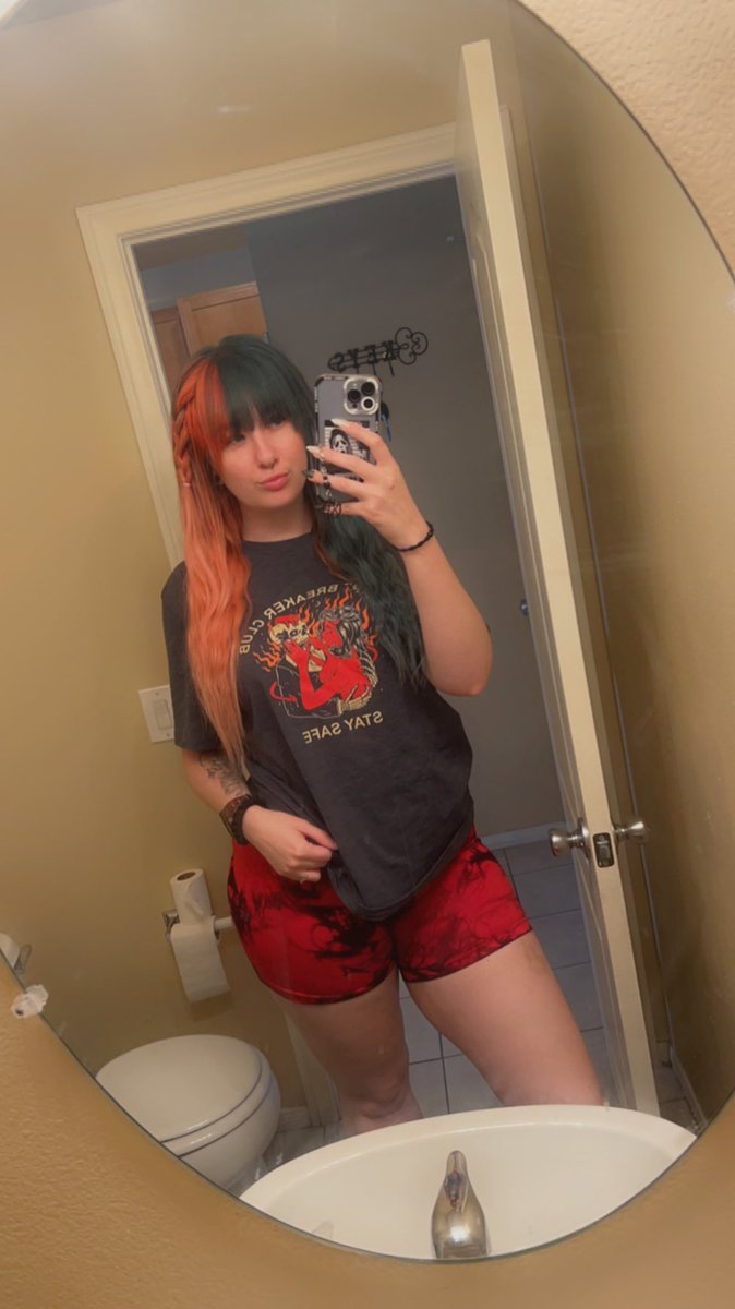 FindomRayneee's tweet photo. It’s fun being me

Findom PayPig Goddess HumanATM https://t.co/k6D10pq3o5