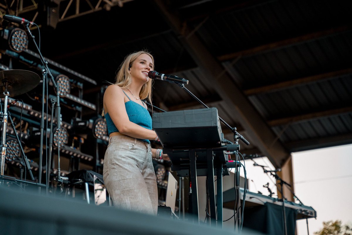 Last night with <a href="/JustinColeMoore/">Justin Moore</a>, <a href="/ScottyMcCreery/">Scotty McCreery</a>, <a href="/Avery_Anna_/">Avery Anna</a> and all of YOU was one for the books! 🤩👏 #BlackOakAmp