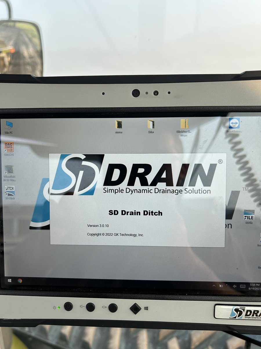 ndrockfarmer's tweet photo. It’s that time if year again, the worlds best Scraper Software, #sddrain, hooked to the scraper!! @GKTechInc https://t.co/tKzzgGTI0J