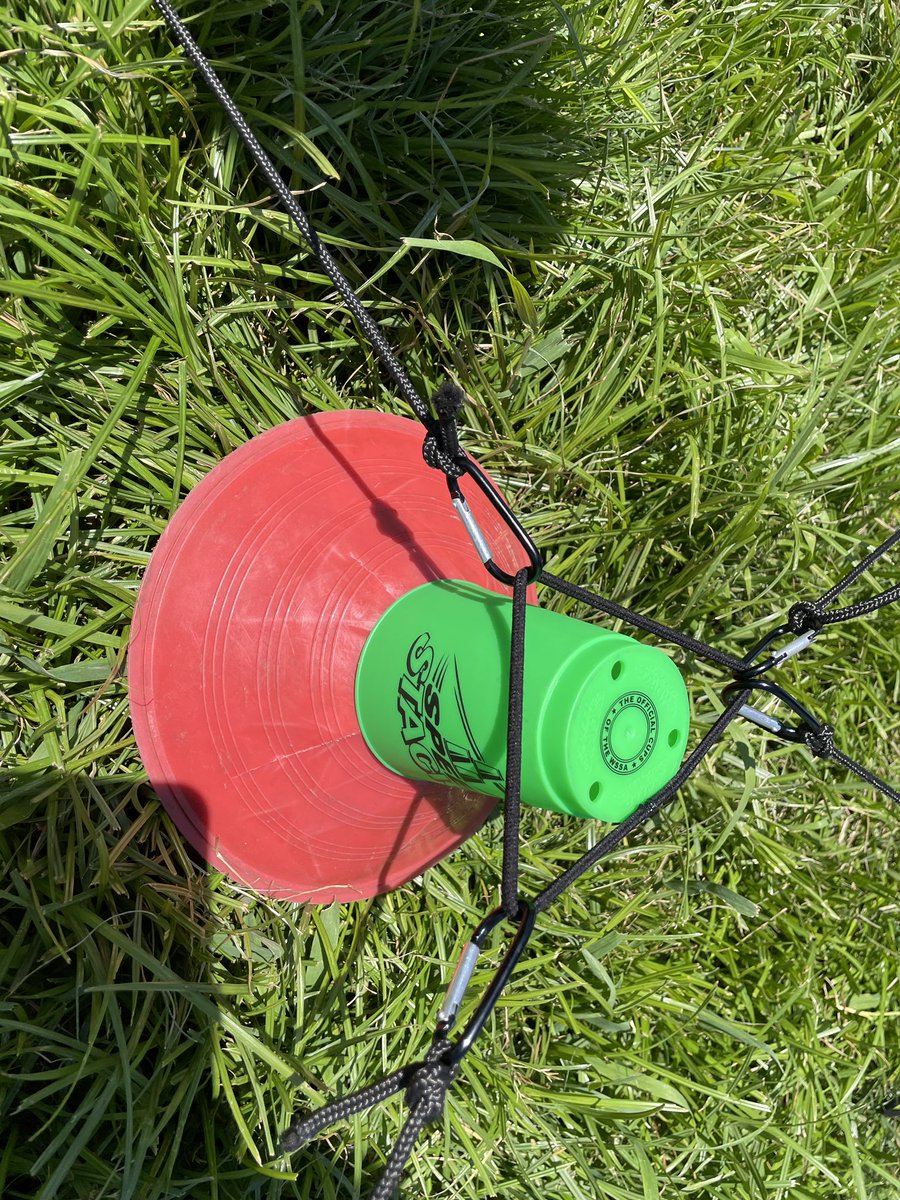PhysEdApps's tweet photo. Toxic Waste Transfer is a hit! Built the equipment from some supplies from @amazon hair ties, carabiners and paracord. Only one hair tie was sacrificed in two days.
#physed #epewfamily #espechat https://t.co/zcnw5qIFg1