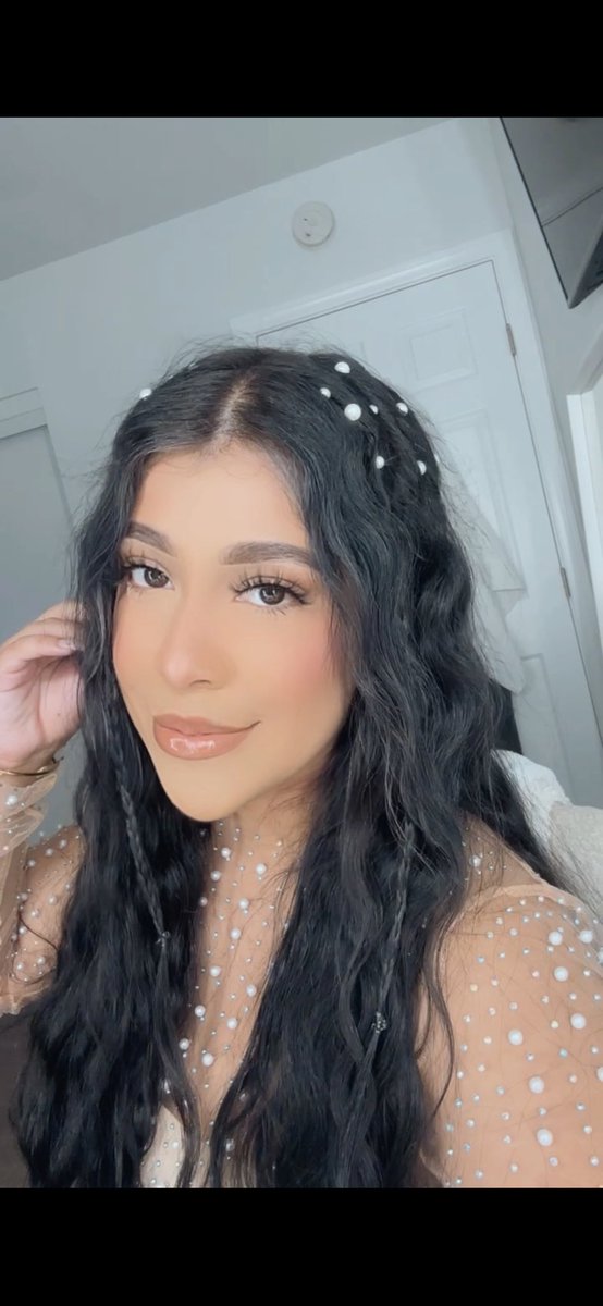 Heeyy_gen's tweet photo. Bichota szn 🤍🌸🧜‍♀️🌈✨ https://t.co/P7TiQW0STz
