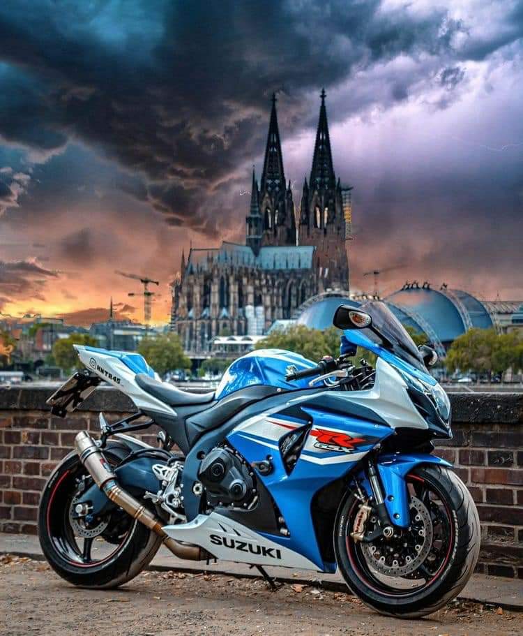 MoreMotorcycles's tweet photo. Suzuki GSXR https://t.co/zcsMnbvWV8