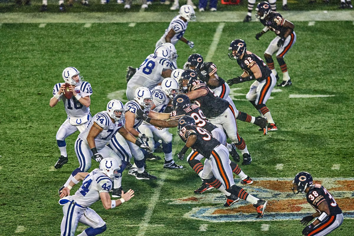This Bears-Colts preseason game is reminding us all that we don't talk enough about Super Bowl XLI as an all-time Super Bowl uniform matchup.