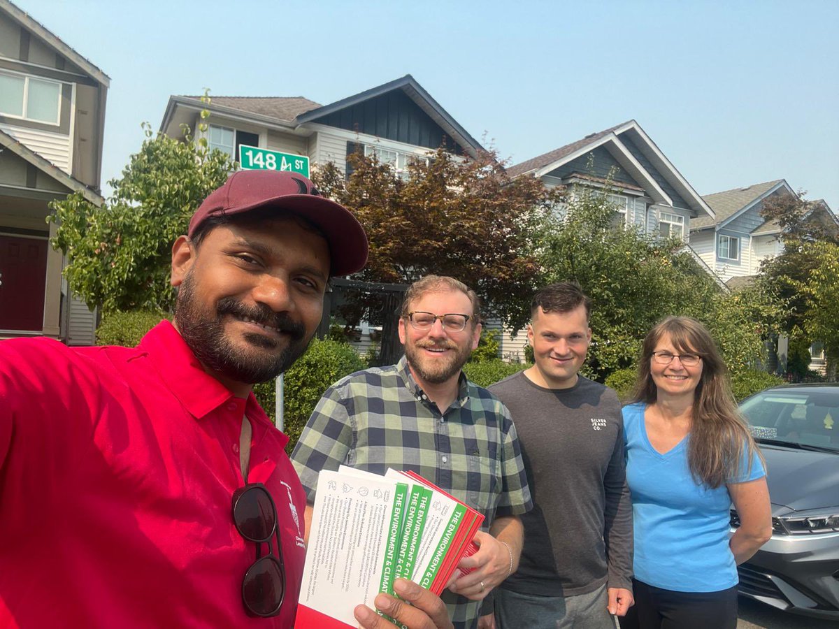 LPCBC's tweet photo. Knock knock – another #DayofAction is at our doorstep!

Liberal volunteers are out in their neighbourhoods having important conversations on how we can grow our movement and keep Canada moving forward. 🇨🇦 https://t.co/7Wh4c5STLM