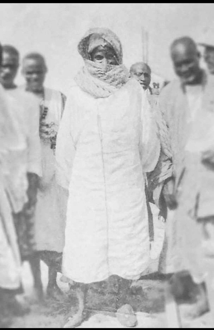 yayefallraffin3's tweet photo. Xam na borromam am na borromam kuy sikki sakka darra thi ay mbirreum amo darra fa souñ borrom 👉Mome Borrom Touba❤
#18Safar
#Magalgui https://t.co/3VKRC97Cez
