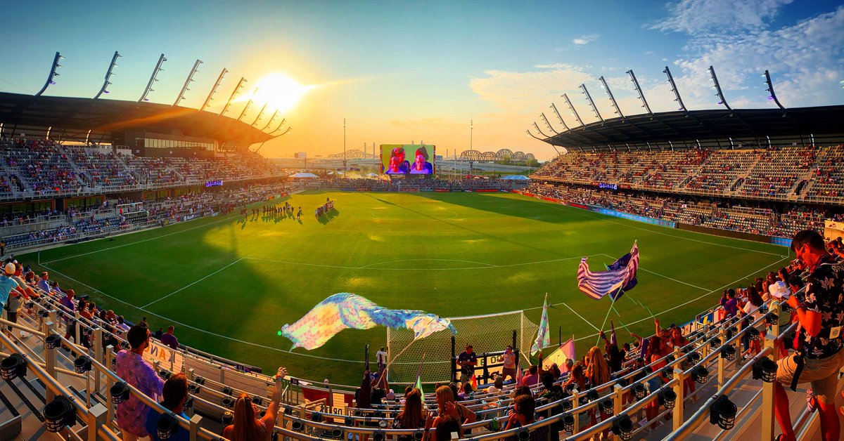 JTROCKER502's tweet image. It’s almost @RacingLouFC game time #RLFC #RacingLou #GoBigPurp #RunWithUs #LadiesInLavender💜 #RunTheCity #LOUvLA