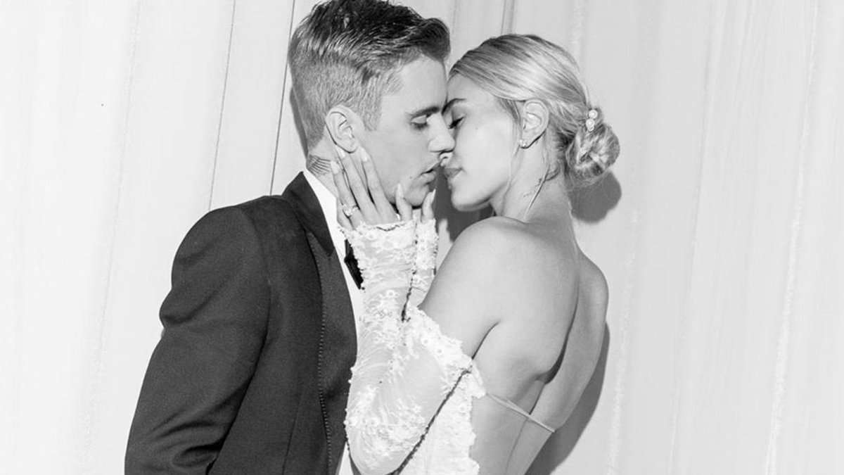 TheMissIconik_'s tweet photo. Justin Bieber and Hailey Baldwin are allegedly filing a divorce according to insider reports. The cause is having unreconcilable differences.
#justinbieber #haileybaldwin #beiber #beiberfever https://t.co/FkWZtEAk3n