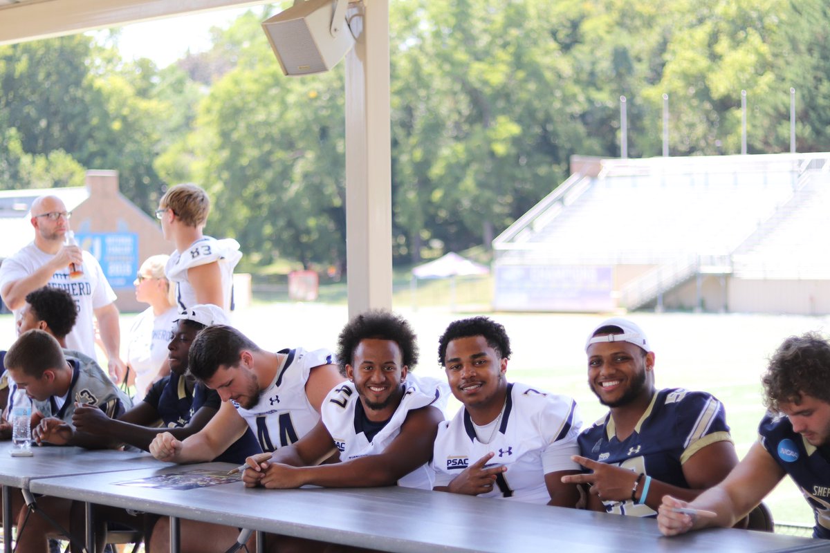 SURamsFootball's tweet photo. Did you meet the Rams today?

#TEAM94 #ALLIN https://t.co/04PS4R61gk