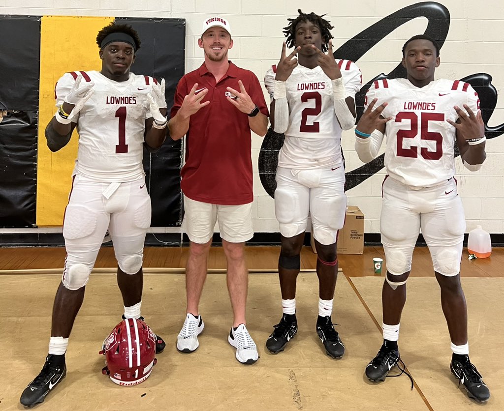 🛡️ VIKINGS get the DUB ‼️ @LHSvikingsFB These DUDES brought it today with 5 Rushing TDs‼️ Thankful to be your coach @1Jfleming @Roaddawg_8 @KlenFlanigan