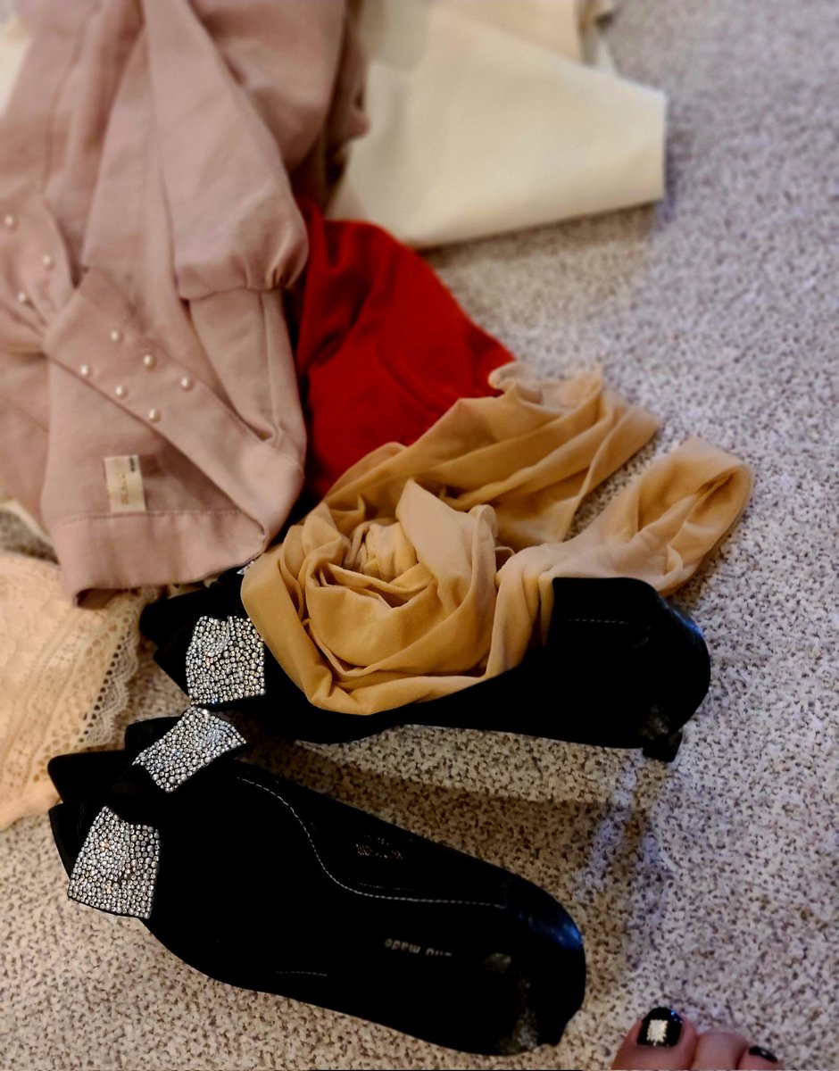 오늘도 주인님들을 위해 준비할게여;;
#시디 #노예 #육변기 #강간 #시디섭 #부카케 #정액받이