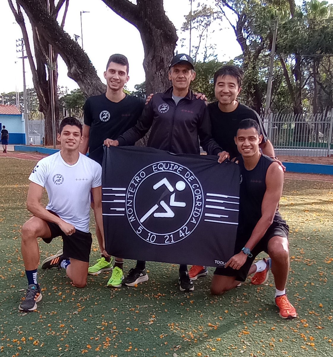 paulo_maratona's tweet photo. Hoje eu não poupei ninguém, todos titulares treinaram, e intensidade alta, treinos de Vo2 máximo e limiar de lactato. #monteiroequipedecorrida #vdotcoach https://t.co/RofXdwjGPB