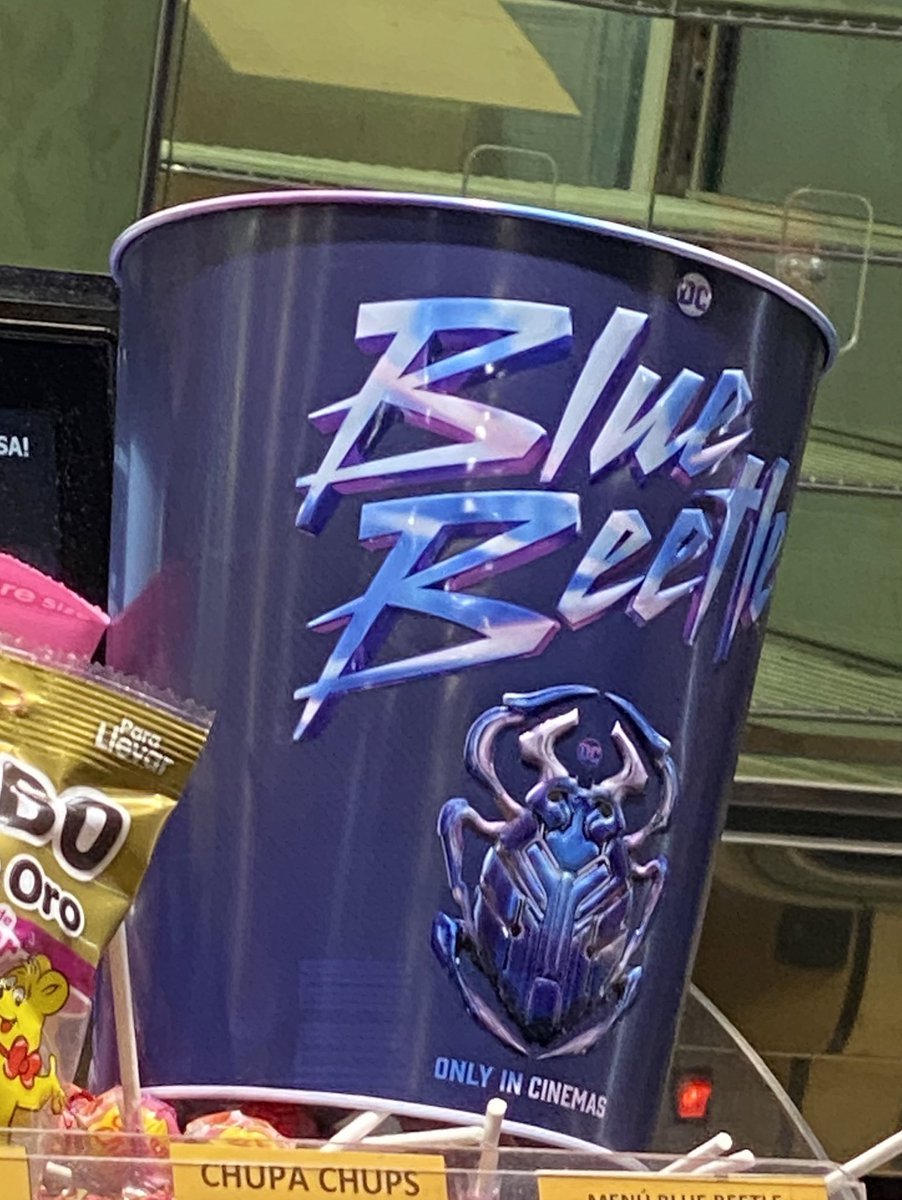 Toni_Kudo's tweet photo. Esta noche hemos visto #BlueBeetle. Es la típica de superhéroes que no inventa nada, y a la vez tiene mucha personalidad. Hay escenas que podrían haber tenido un plus de intensidad, o un montaje de 10 minutos más, pero el conjunto es un no parar de disfrutar. Sencilla y guapísima https://t.co/TsdIsQEyYC