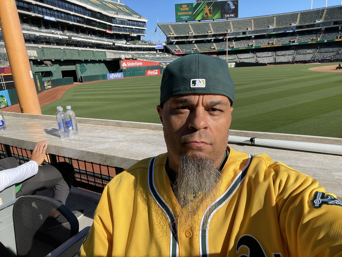 SmokeNThaBay's tweet photo. #AtTheColiseum #RootedInOakland #Athletics #LetsGoOakland #BalvsOak #OakvsBal #OakLanding https://t.co/PlcgDM1JyW
