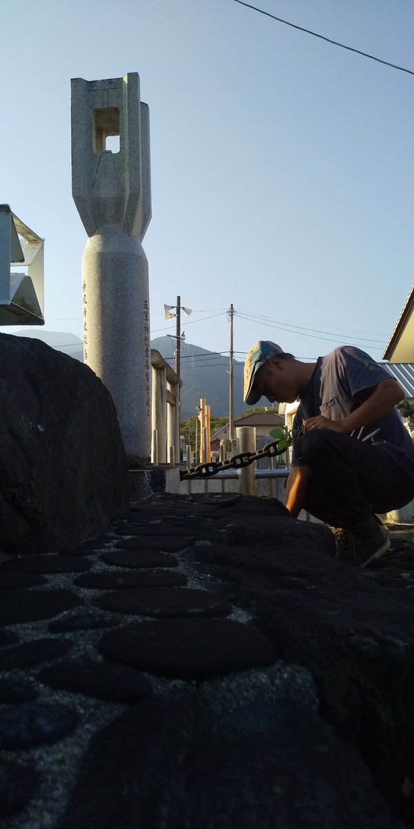 zariba3's tweet photo. 本日は毎月恒例の楢本神社の清掃活動に参加しました。 https://t.co/w9TKzcmGZg