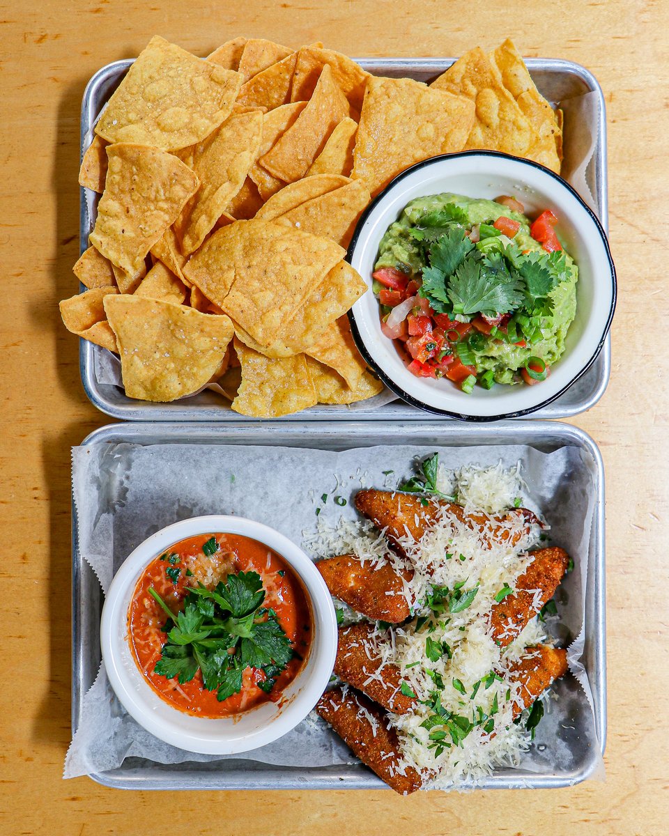 It all started with a CRUNCH 🙌🏼 #friedmozz #chips #guac #snacks #foodie #delish #blacktapthat #vegas #venetianvegas #blacktaplv