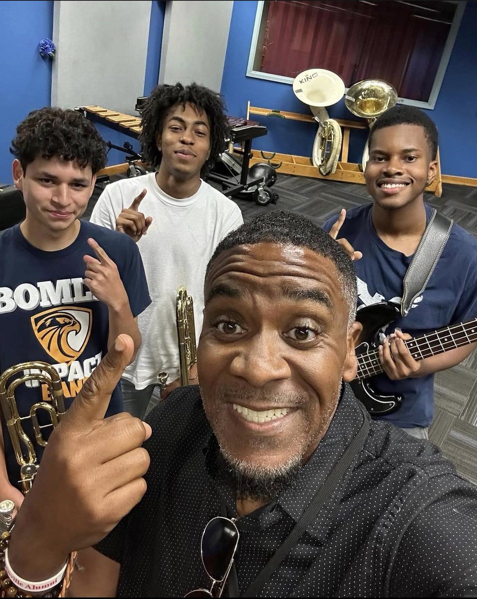 BomlaBands's tweet photo. We have BOMLA students embracing  rhythm, melodies, and improvisation at this summer’s Jazz Camp ! 🎵🎷

#jazzcamp #hardwork #believeachievesucceed #bomla #band https://t.co/WyjfCKedHK