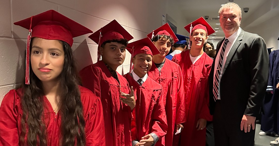 BellaireHigh's tweet photo. Congratulations to our graduates!  Bellaire had 15 students cross the finish line today!  #CardinalProud https://t.co/LmMqeULN2O