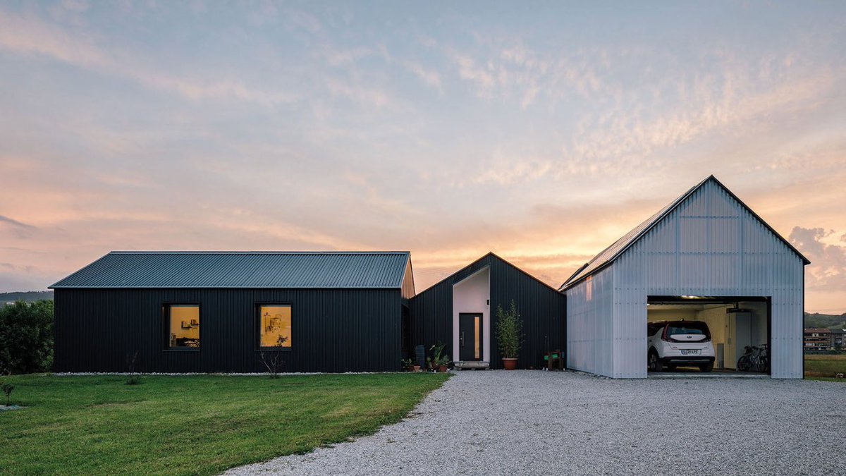 4AAAAart's tweet photo. Farm House Inspo by Héctor Nevarro Architects
Photography: Subliminal Image
Image Source: @retokommerling https://t.co/sEM3HrAqOH