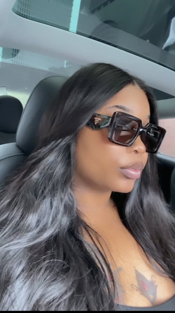 Simply_GorJASZ's tweet photo. Lemme see your best car selfies #TeslaBae https://t.co/C6d2aZPx9S