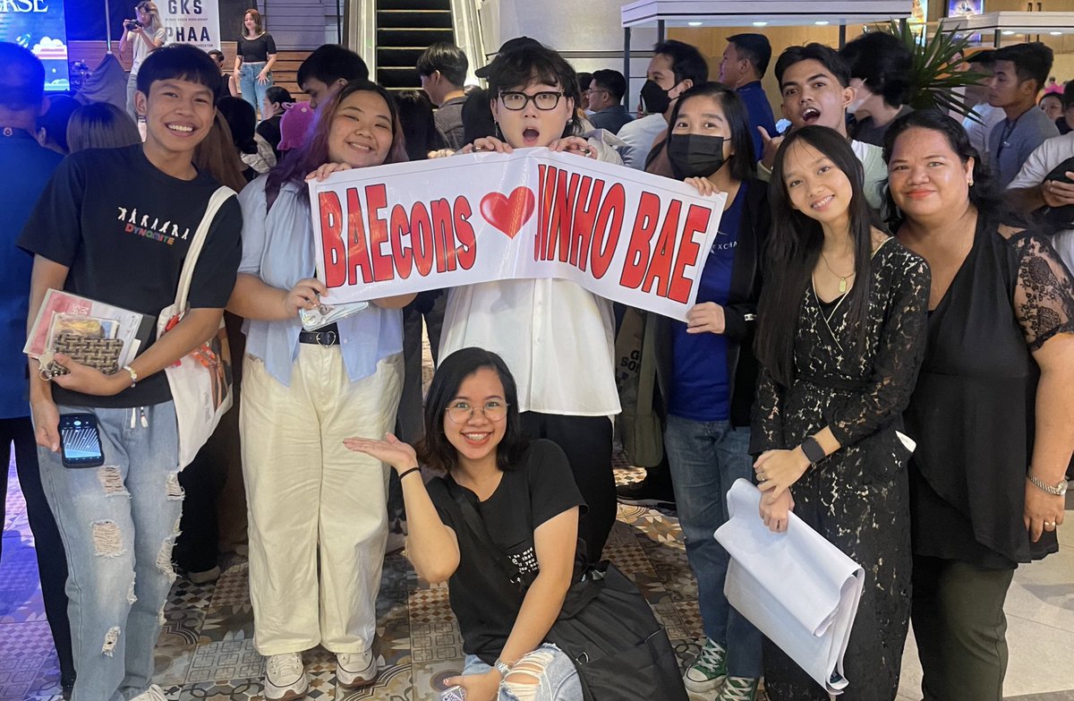 abroadteam5921's tweet photo. You din an amazing job in hosting #Hallyuniverse yesterday. We are so proud of you Lodi @_jinhobae ๐ซฐ๐ซถ#BAEcons @shangplaza https://t.co/HFEOpgUdfM