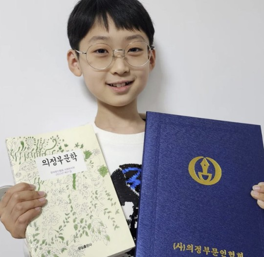 tang__kira's tweet photo. Anak dengan IQ 164 (Wechsler) &amp; 204 (versi MENSA) drop out dari SMA karena dibully.

Baek Kanghyun, lahir 2012, pernah viral di Korea Selatan karena IQ-nya sangat tinggi saat masih usia 4 tahun (2016).

Ayahnya speak up alasan sebenarnya karena mendapat ancaman dari ortu murid https://t.co/EMqLgy71Vi