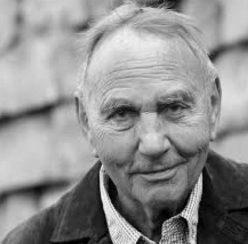festlivrejeune's tweet photo. Une tristesse infinie à l'annonce du décès de #JornRiel merveilleux conteur d'histoires, qui nous avait fait l'immense honneur de venir au @festlivrejeune 2010. Les enfants qui ont eu la chance de le rencontrer doivent encore se souvenir de ses fabuleux récits ! #racontars #nord https://t.co/PQ1eBEwWOf