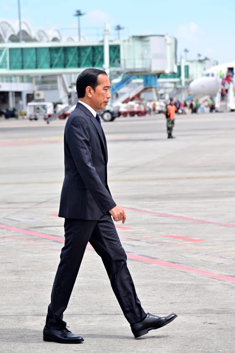 Selamat siang. Saya meninggalkan Tanah Air hari ini melalui Bandara Internasional Kualanamu, Sumatra Utara menuju benua Afrika. Saya hendak berkunjung ke negara-negara Kenya, Tanzania, Mozambik, dan Afrika Selatan. Ini kunjungan pertama saya ke kawasan Afrika, yang dimaksudkan…