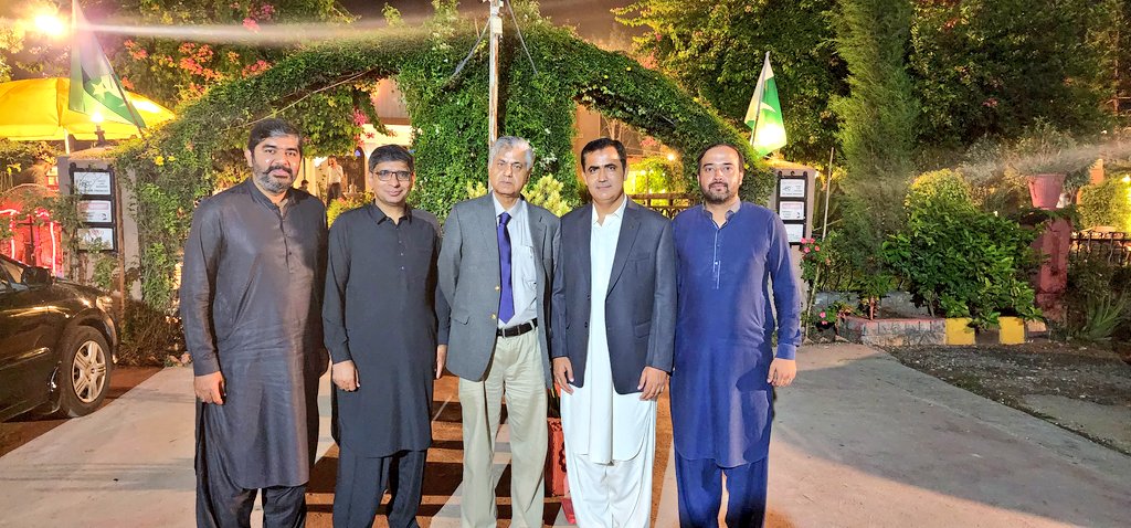 RabNBaloch's tweet photo. Wonderful meeting with interim minister education @SindhiMadad and federal minister information and broadcasting @murtazasolangi at Islamabad.
@AounSahi https://t.co/kZIlMLagoq