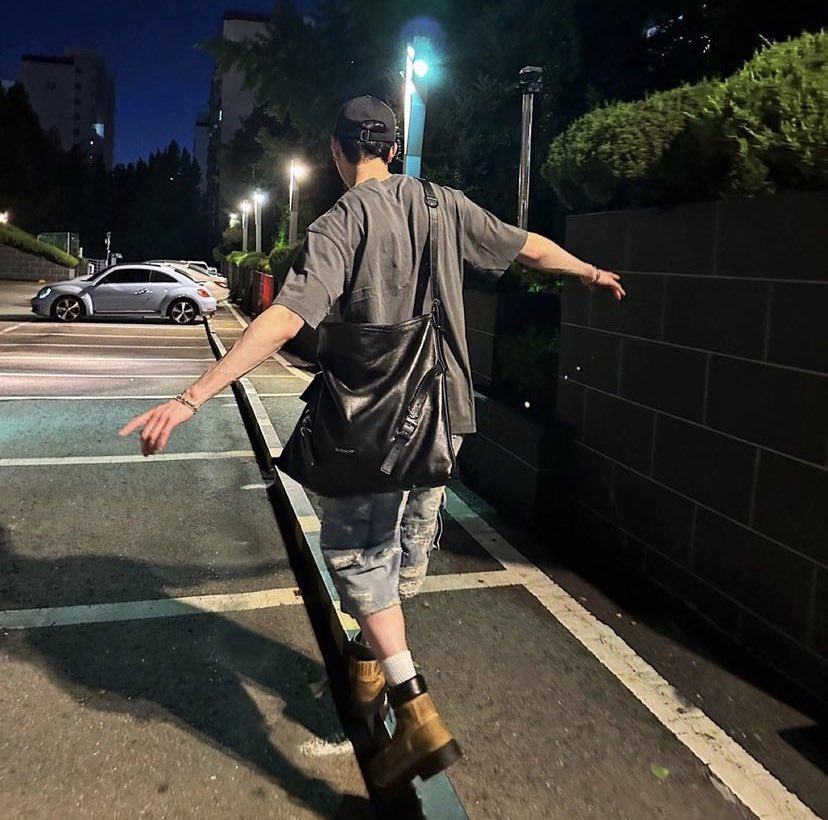 fwskyIar's tweet image. . . . [ day 4 ]

hi i’m xavier!! i’m looking for more interactive moots :3 

★ — any prns, 09, hispanic 
★ — not new to #stantwt / #kpoptwt 
★ — mainly skz, but any fandom is welcome!
★ — rcbyf !! (it’s on my profile !!)

♡ / ↻ to spread, it’s highly appreciated!! :D