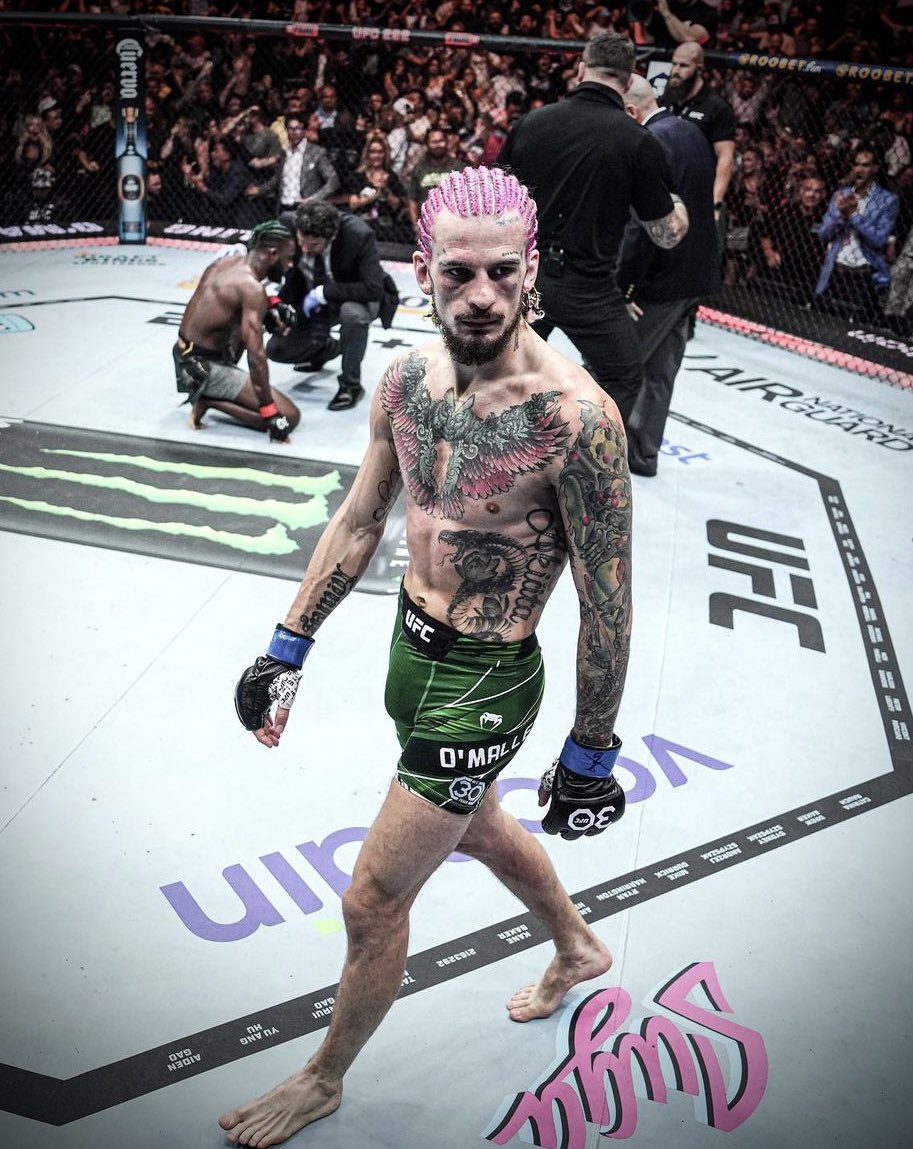 Sean O’Malley becomes UFC bantamweight champion (2023)

📸 <a href="/ufc/">UFC</a>