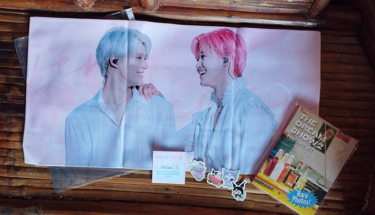 roxsclaims's tweet photo. #roxmails
----- happy mail from @niztingi ♥️
hi niz! my nomin cheering kit and tds2 postcard set arrived safely. tha m you so much for the very smooth transaction! sa uulitin~
#thxniz https://t.co/qURzf9w8Xt