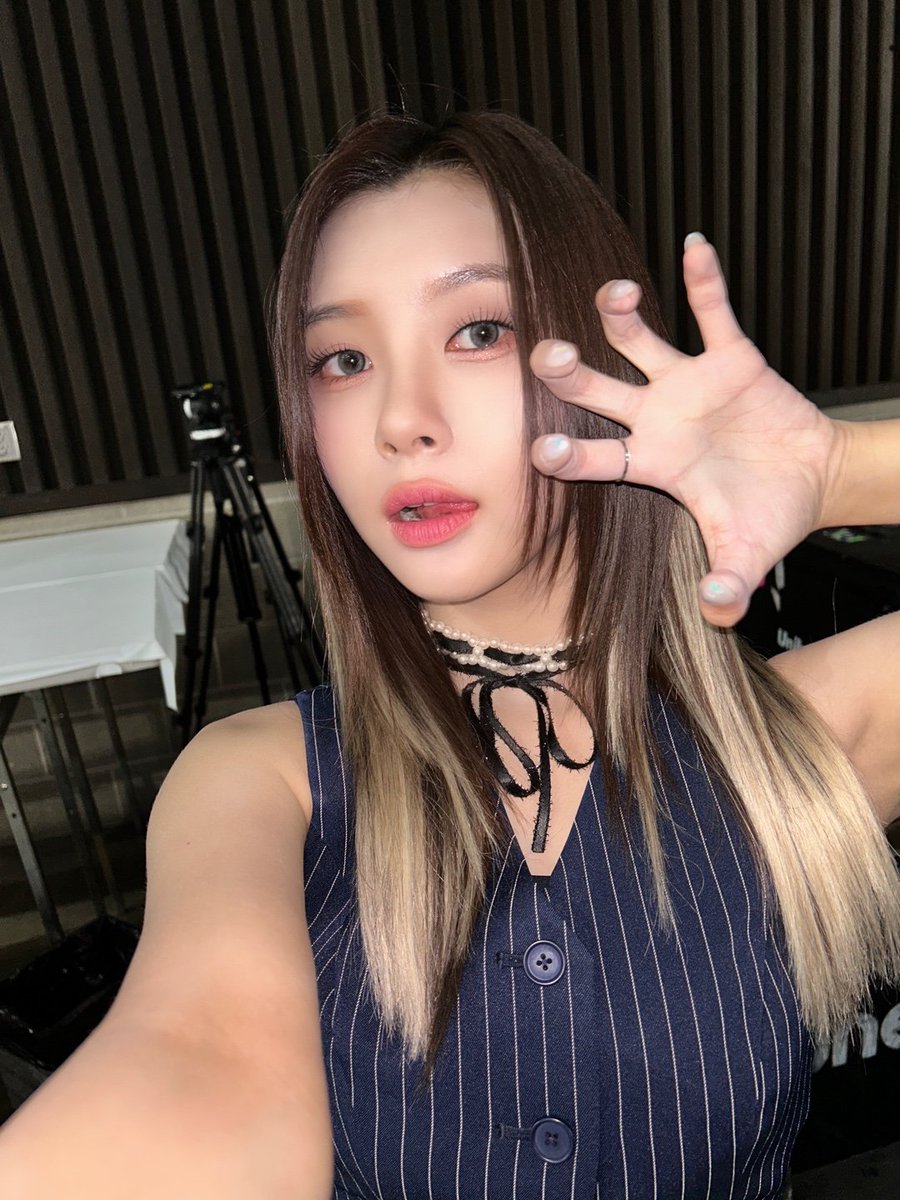 official_kep1er's tweet photo. LA Kcon🤍

#김다연 #DAYEON
#Kep1er #케플러 https://t.co/eaS63IJKoU