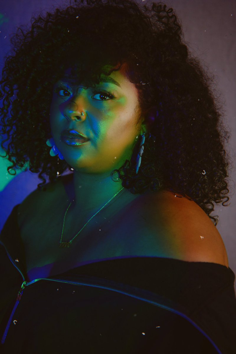 immarenaaa's tweet photo. "Honesty has a power that very few people can handle." ― Steven Aitchison ― Don't forget to pre-save my debut single Honesty on Spotify now ! 🫶🏽✨ #femalesinger #independentartist #vocalist #rnb #thicc #honesty #debutsingle #behonest #realmusic #90svibes https://t.co/I42h2XD7D3