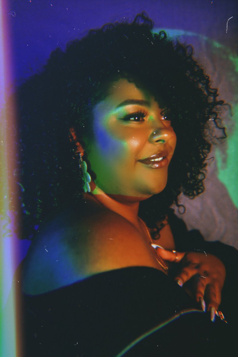 immarenaaa's tweet photo. "Honesty has a power that very few people can handle." ― Steven Aitchison ― Don't forget to pre-save my debut single Honesty on Spotify now ! 🫶🏽✨ #femalesinger #independentartist #vocalist #rnb #thicc #honesty #debutsingle #behonest #realmusic #90svibes https://t.co/I42h2XD7D3