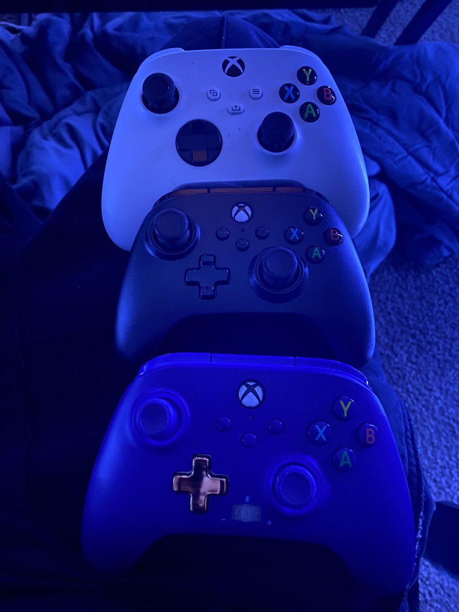 IDvEFFECT's tweet image. wich one better this blk nano might b it for 24