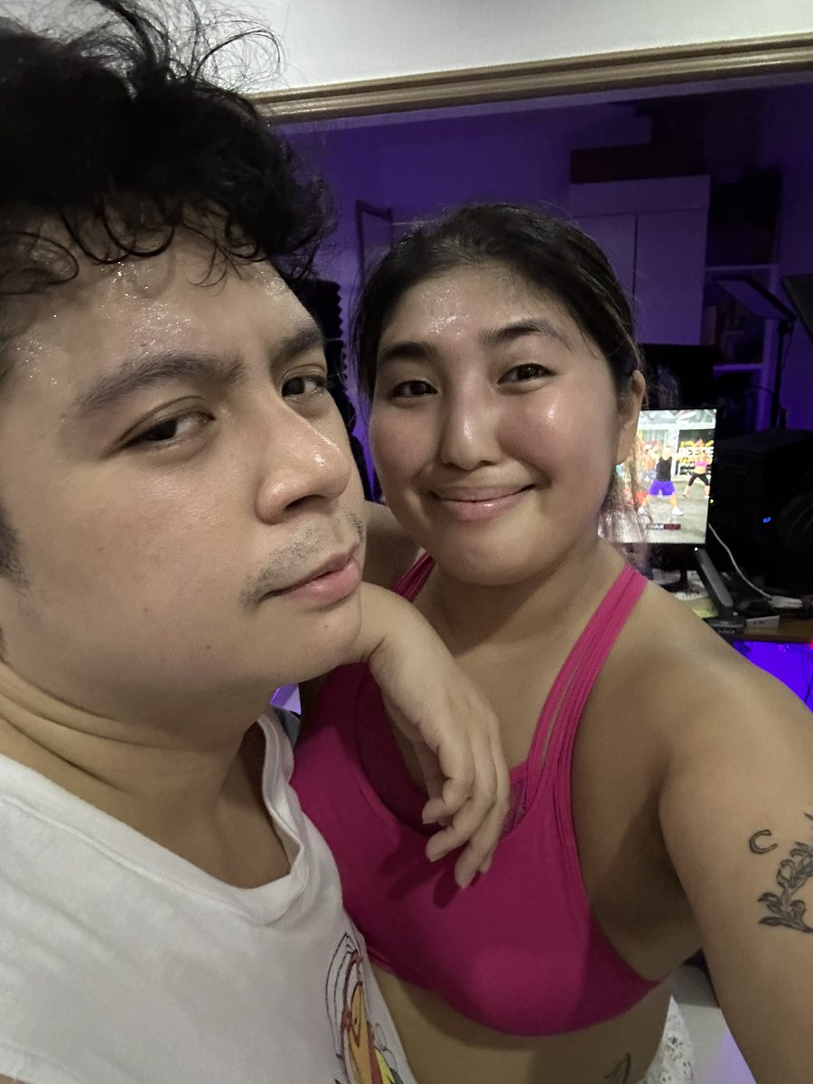 cintaposadas's tweet photo. @CminusAsian 5️⃣ : 4️⃣

Party hard. Work out harder. 💪🏽 https://t.co/FedXAoAz4S