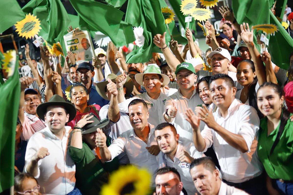 CarlosAmayaR's tweet photo. ¡Seguimos! Ahora, en el corregimiento de San Martín en San Pablo de Borbur. 

Querido parcero Alberto Angarita, gracias por su cariño y apoyo. ¡Gracias por convocar a tantos y tantos borburenses a este propósito!

¡Vamos a ejecutar proyectos para el desarrollo de esta tierra fértil!

¡Gracias por tanto cariño! 

#BoyacáGrande 💚💜🤍