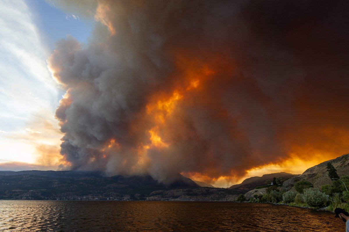 annekejill's tweet photo. Pray for BC https://t.co/0nZfD2zzoK