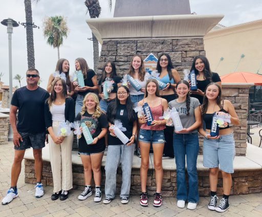 23/24 ALHS Girls Varsity Tennis!
Let’s goooo!  🎾💙