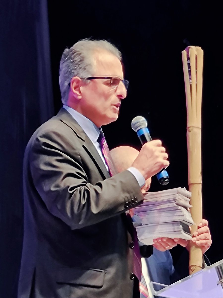 Hoy fue un día para revivir aquellos años (aproximadamente 5000 personas), cuando la iglesia disfrutaba de los reencuentro con amigos de otras ciudades porque nos convocaba la misión y tenía como orador al Pr. Bullón. 
#ImpactoRS