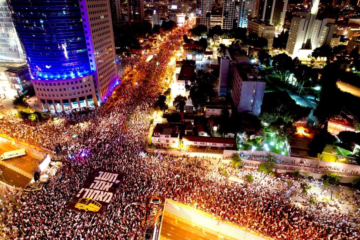 rabbicreditor's tweet image. Tonight in Tel Aviv. #Week33 #AmYisraelChai! 🇮🇱 ❤💪