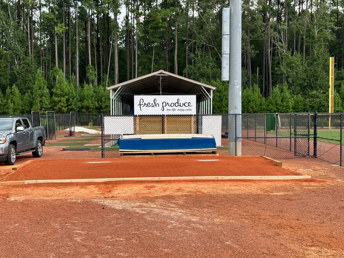 Both home and visitor bullpens have been upgraded and completed. Big shout out to Coach Mischik for all his hard work. Go Sharks! ⚾🦈