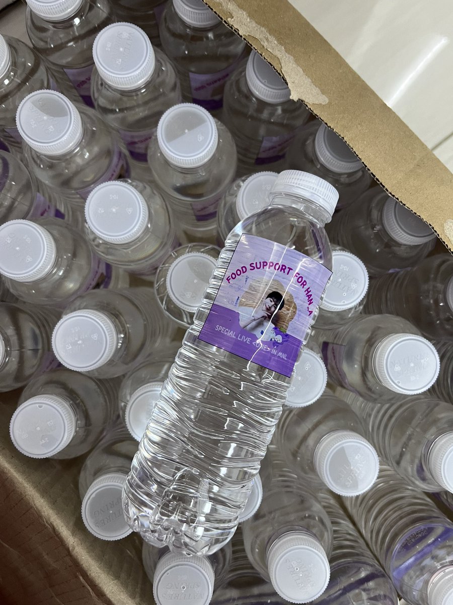 HSW_HANA's tweet photo. 🍫 FOOD SUPPORT FOR HAN_A

Purple goodies for our HAN_A! Kita kits sa fanzone 💜

#HANSEUNGWOOinMNL https://t.co/byN7W93u0R
