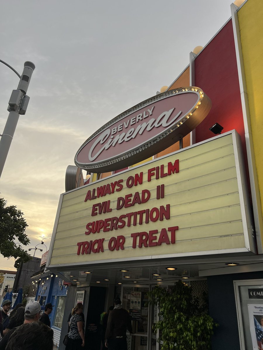 HunterBVideo's tweet photo. There are some things to brave a hurricane for… #EvilDead #NewBev @newbeverly https://t.co/1g0HzhnaJP